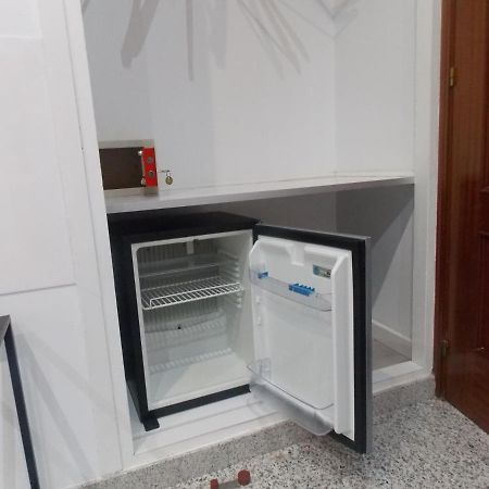 Pension Corbero Мадрид Екстериор снимка